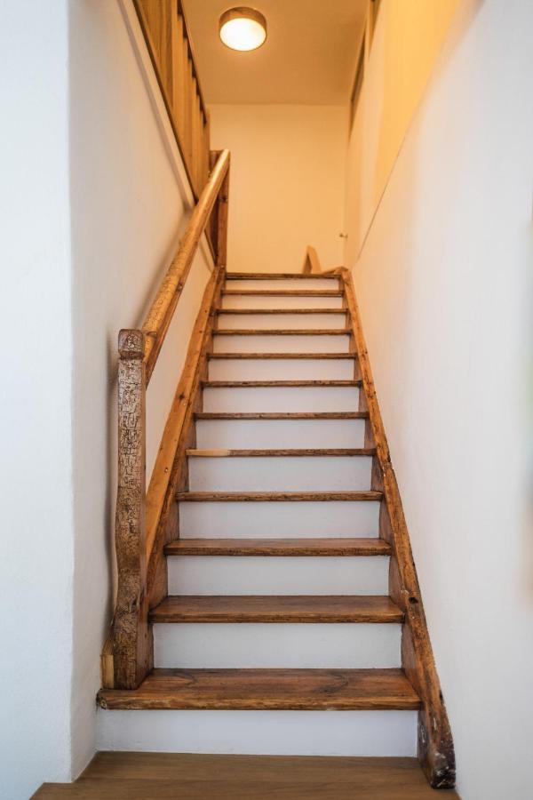 Gehobenes Ambiente In Historischer Wohnung Walting Esterno foto