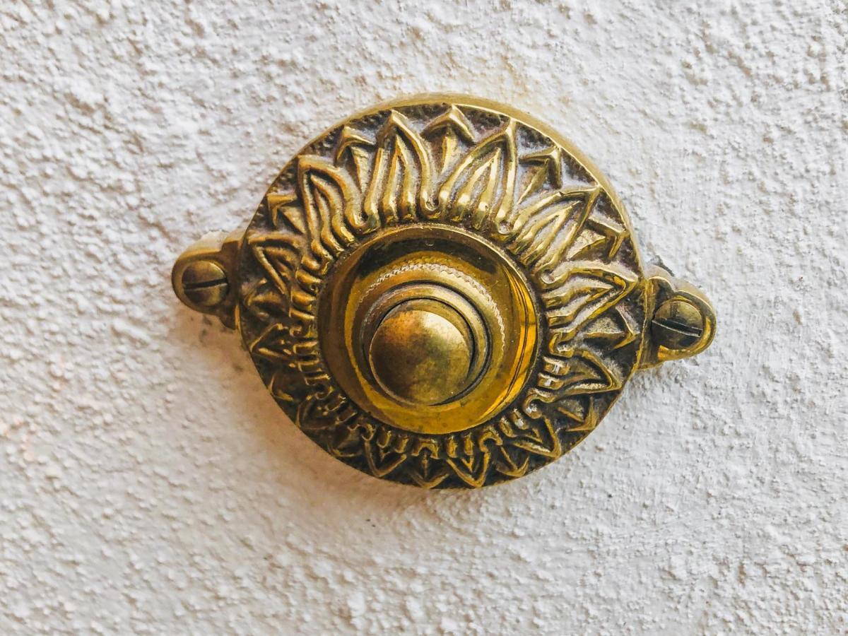 Gehobenes Ambiente In Historischer Wohnung Walting Esterno foto