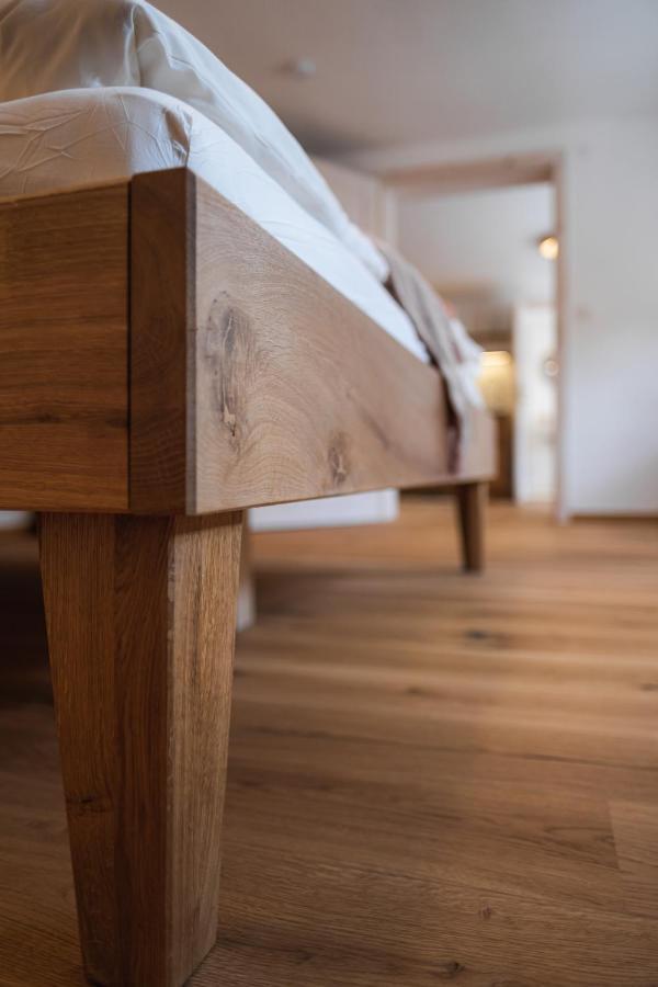 Gehobenes Ambiente In Historischer Wohnung Walting Esterno foto