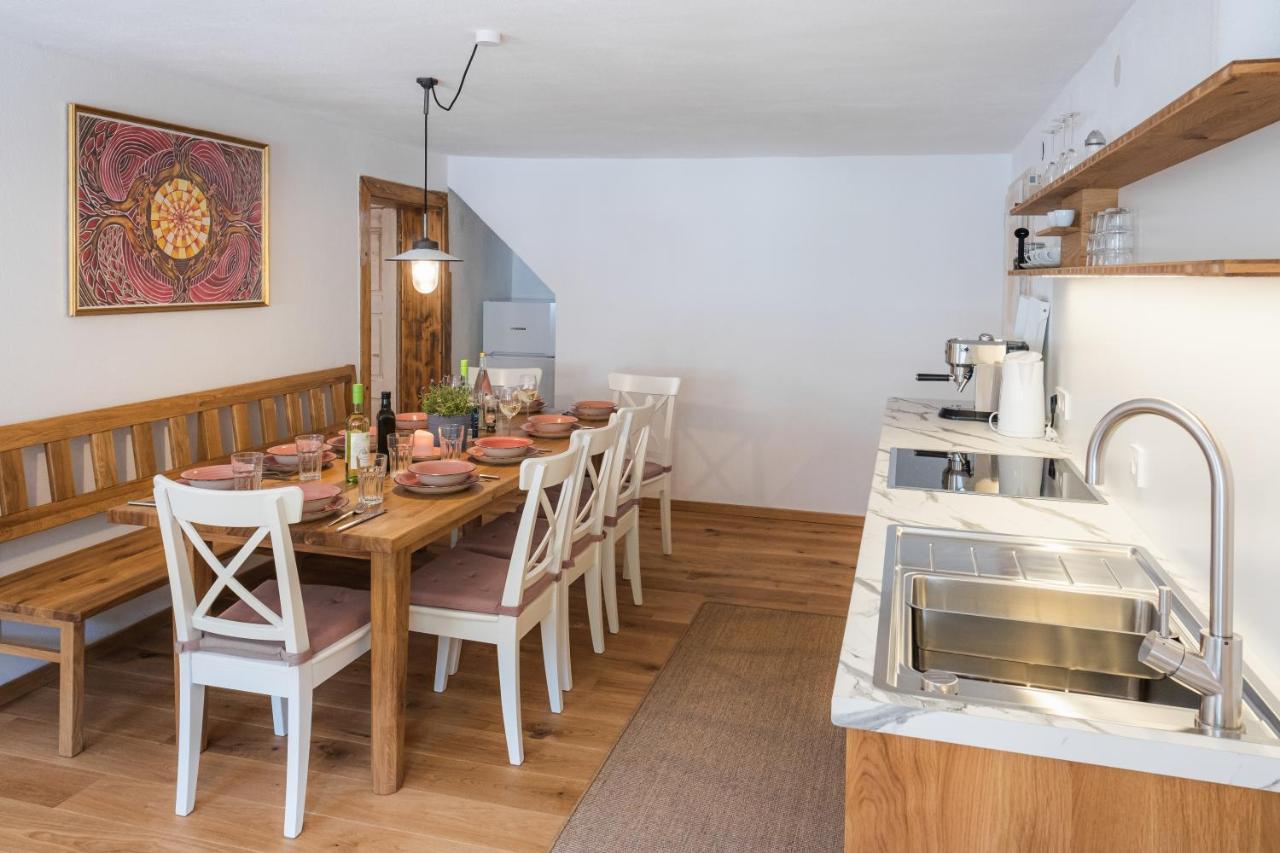 Gehobenes Ambiente In Historischer Wohnung Walting Esterno foto