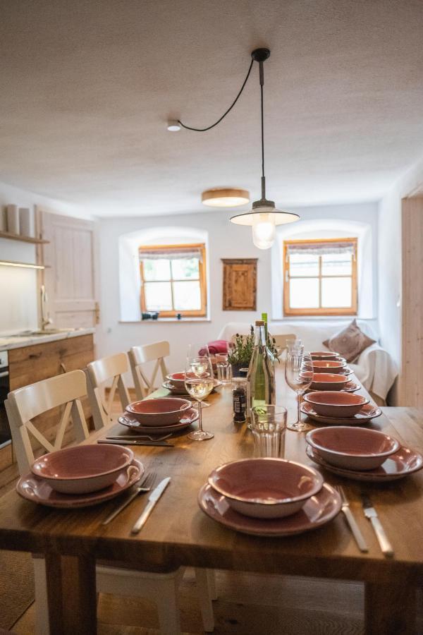 Gehobenes Ambiente In Historischer Wohnung Walting Esterno foto