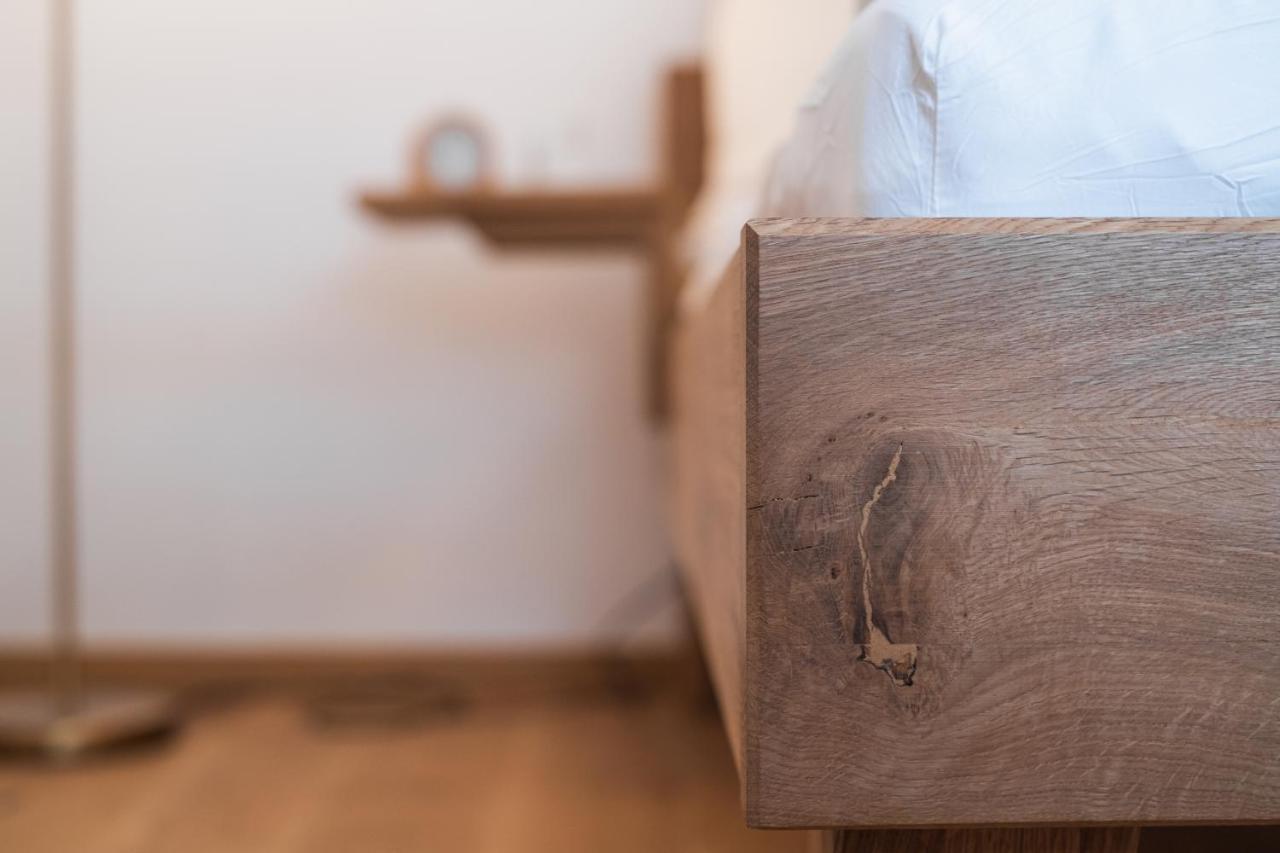 Gehobenes Ambiente In Historischer Wohnung Walting Esterno foto