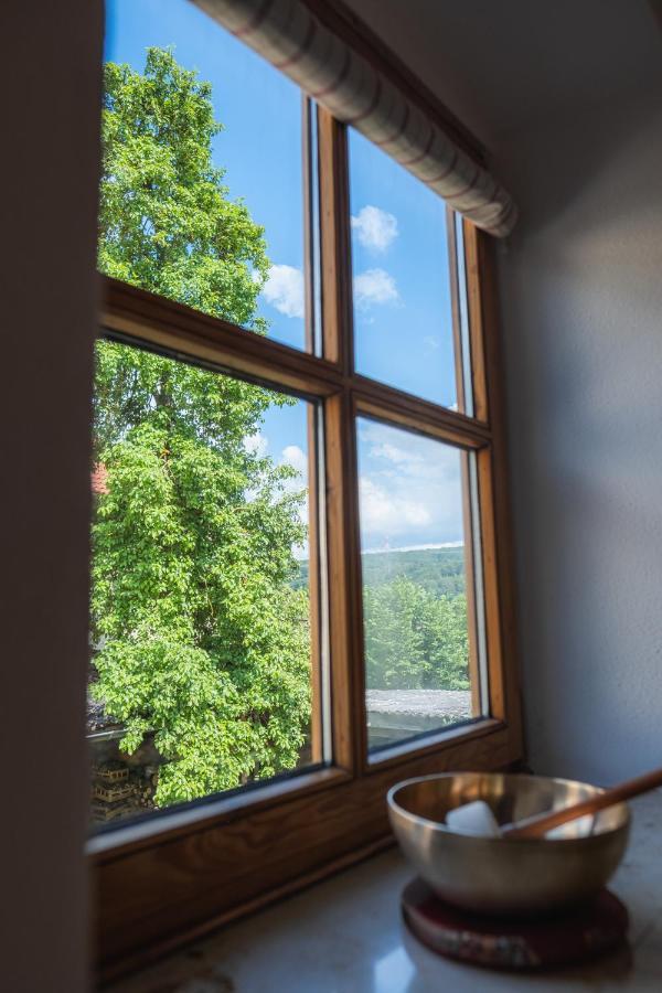 Gehobenes Ambiente In Historischer Wohnung Walting Esterno foto